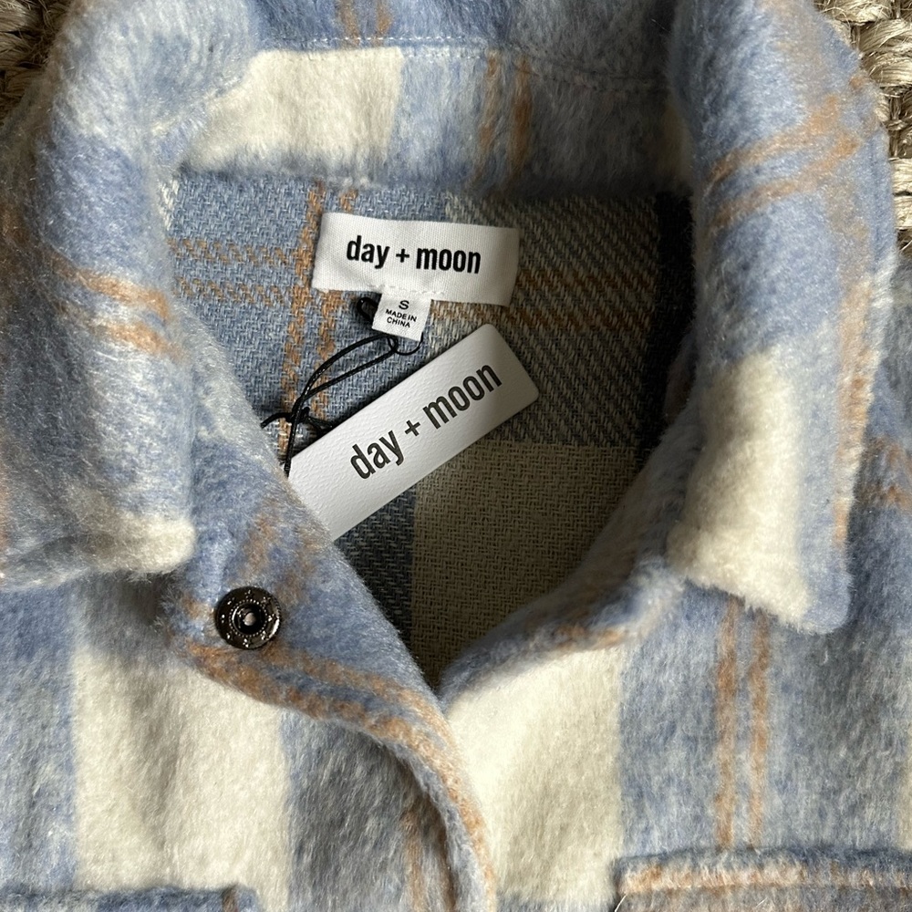 Day + Moon cropped jacket - Picture 2 of 4